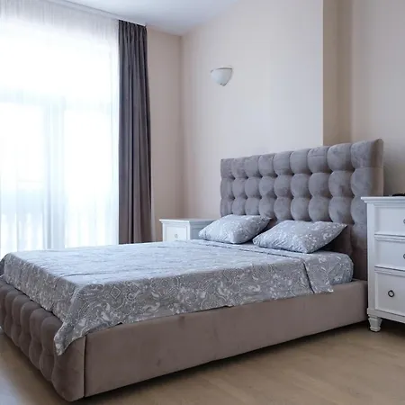Luxury 3-room Apartments, Constanta, Romania, Piata Ovidiu * קונסטנצה